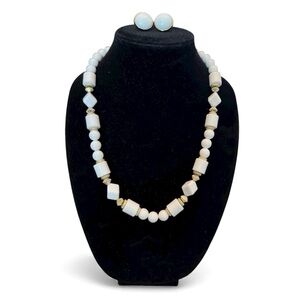 Elegant White and Gold Necklace Set EUC